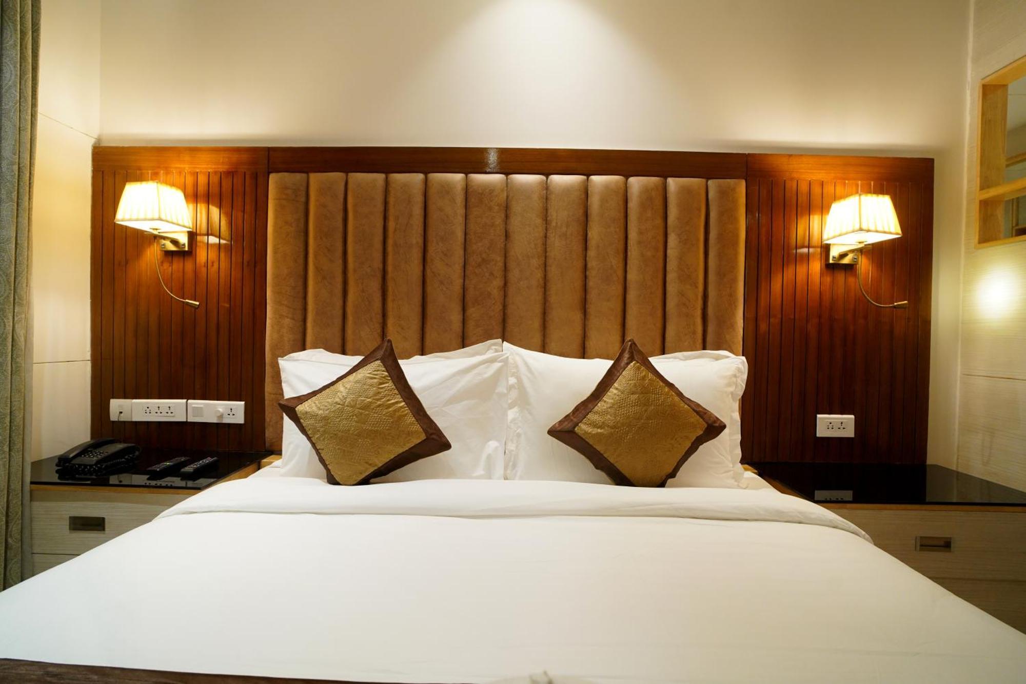 Hotel Sakura Gold Gurgaon Exterior foto