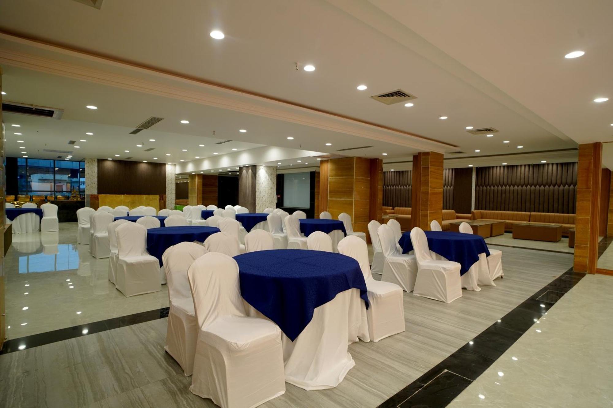 Hotel Sakura Gold Gurgaon Exterior foto