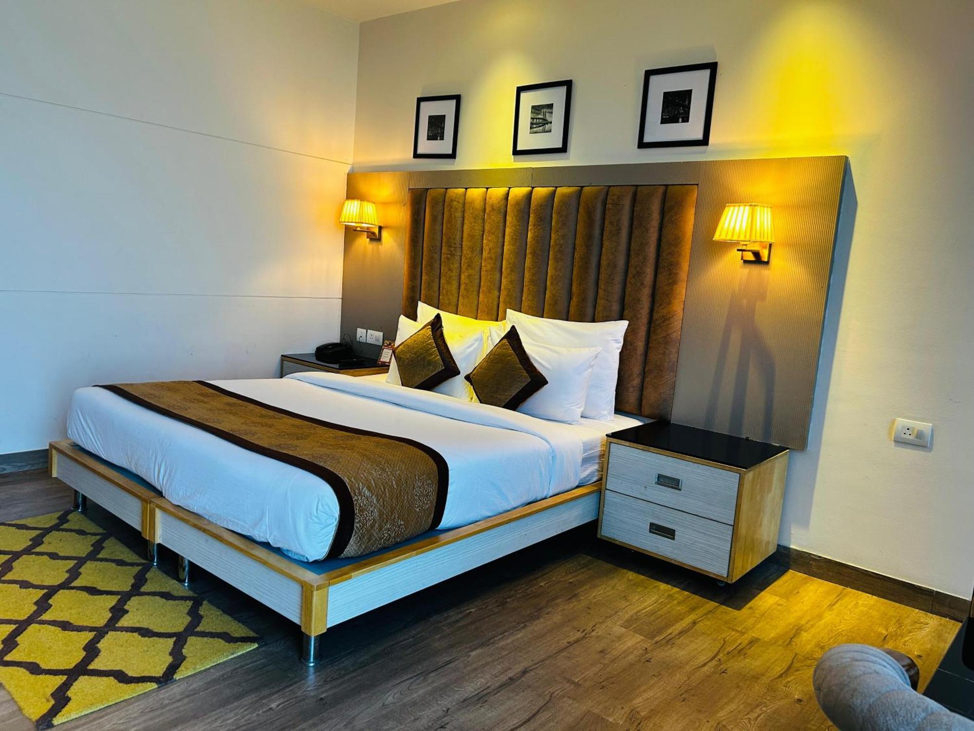 Hotel Sakura Gold Gurgaon Exterior foto